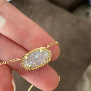 Kendra Scott necklace